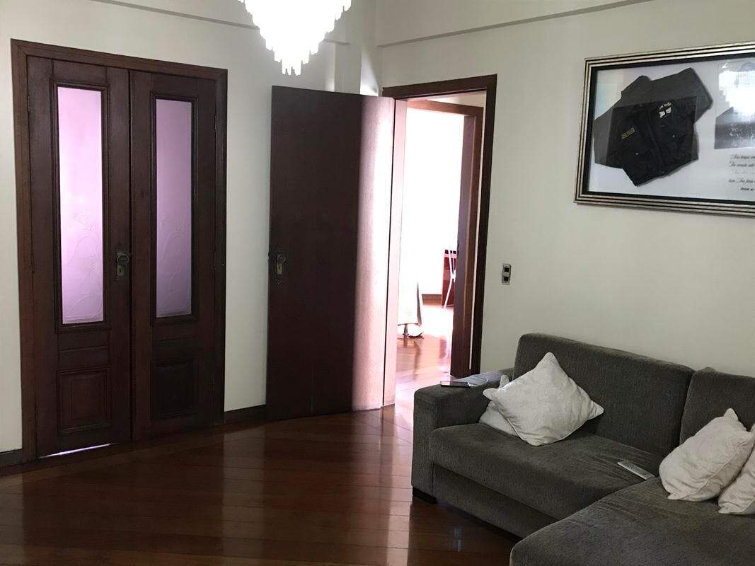 Apartamento à venda no Centro: Apartamento à venda, Centro - Divinópolis/MG